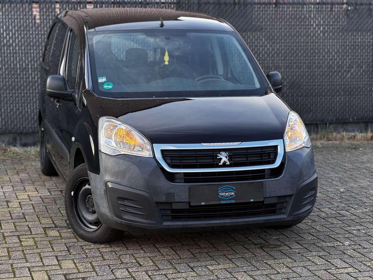 Peugeot Partner Benzine Lage KM Lichte Vracht 2017 - 70.000 km - YOUR MOTORS